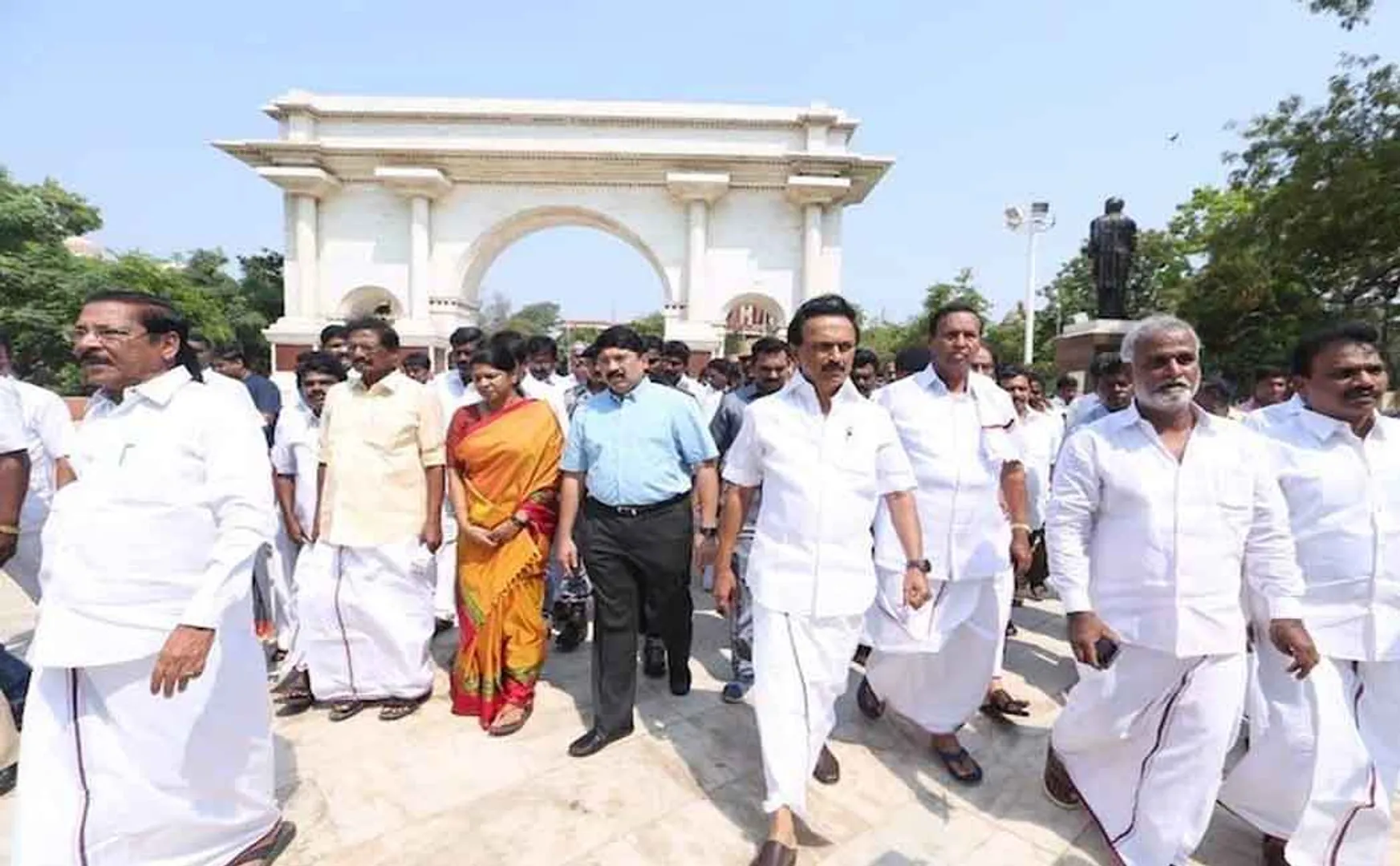 dmk party vs bjp delhi tamilnadu  chief secretary 